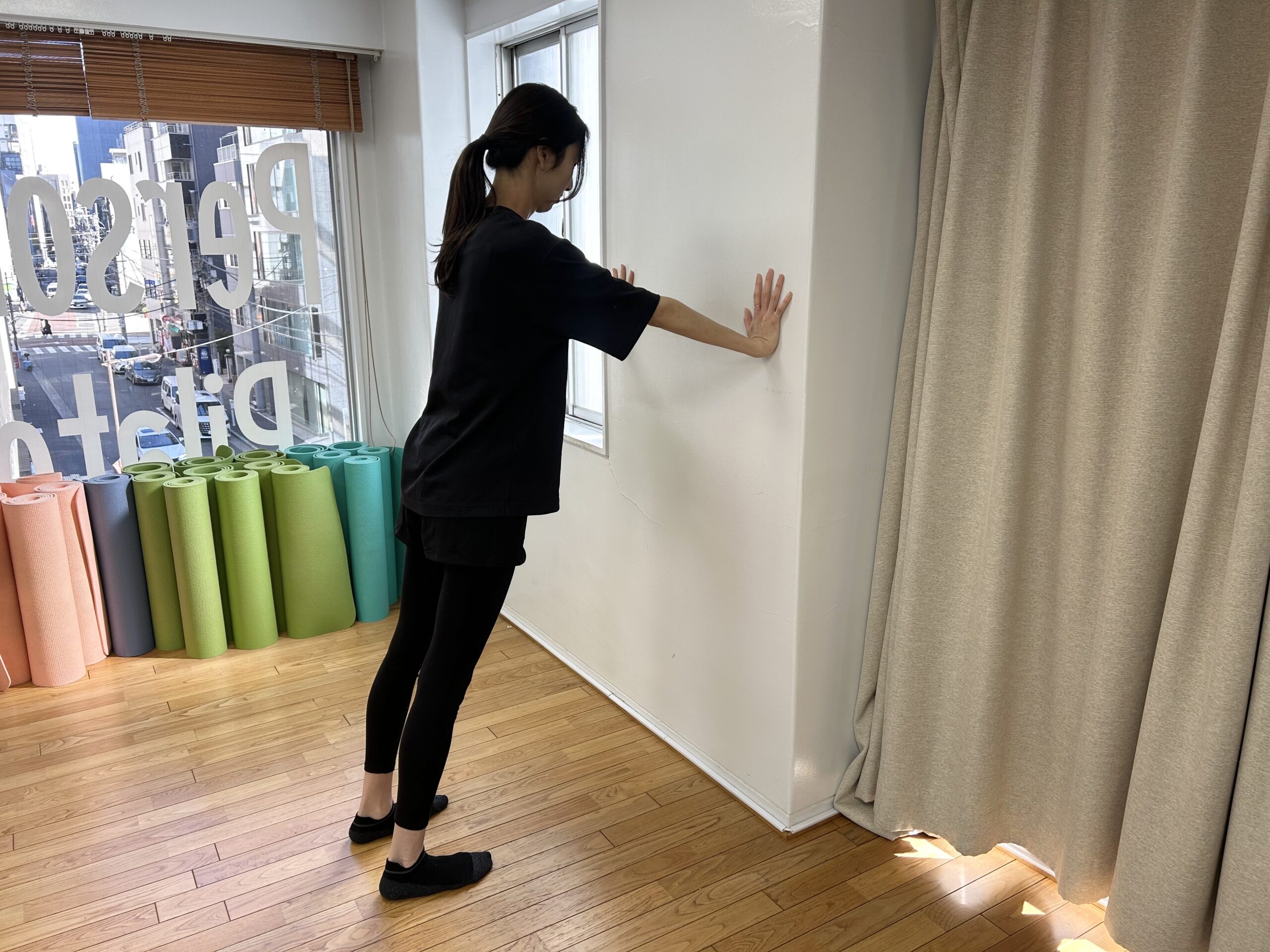 腕立て伏せ（壁を利用）