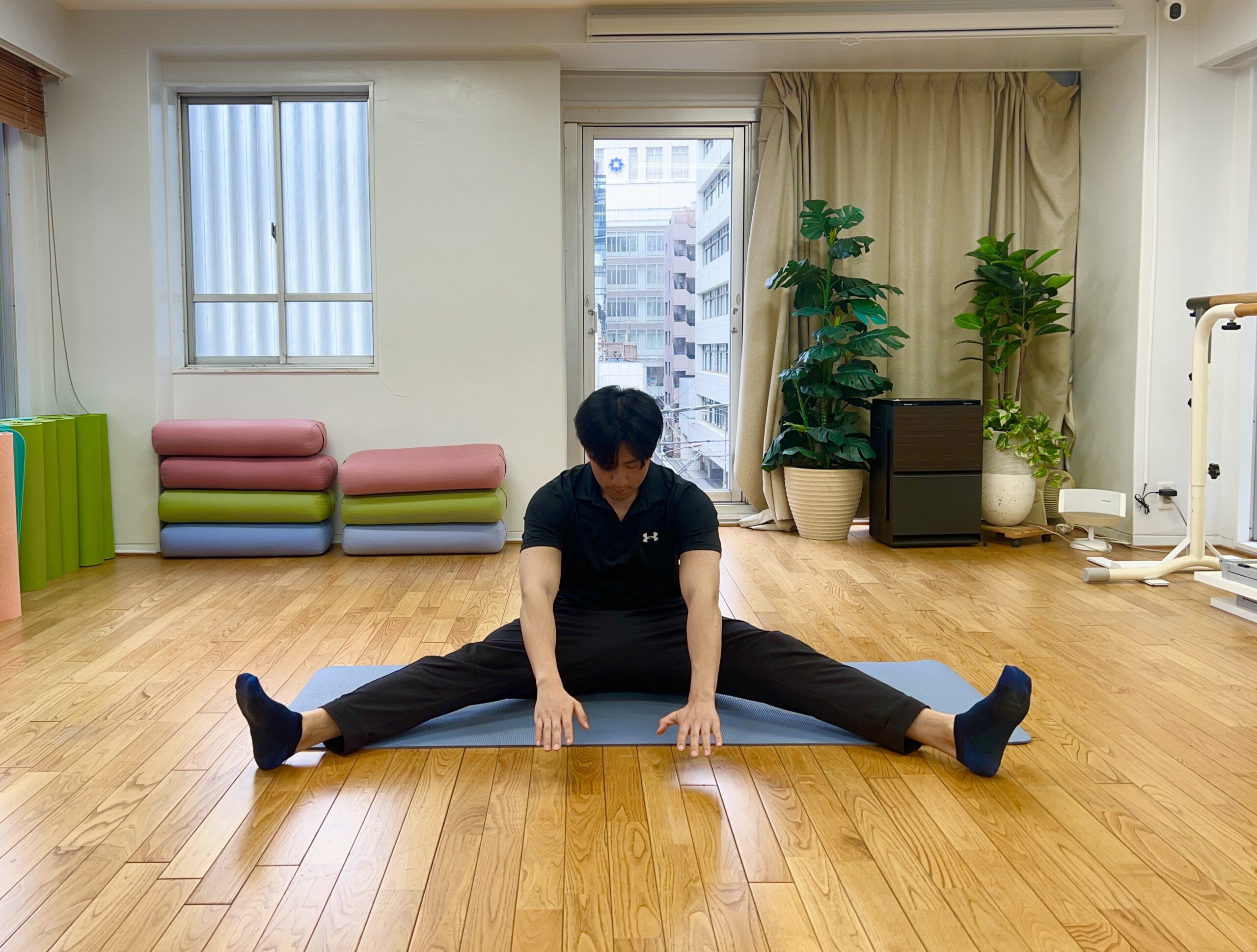 内転筋ストレッチ